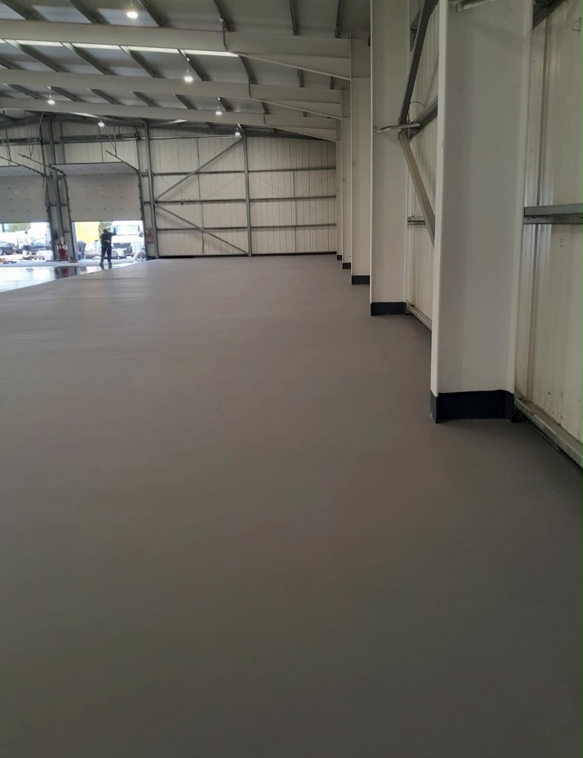 Floor screeding